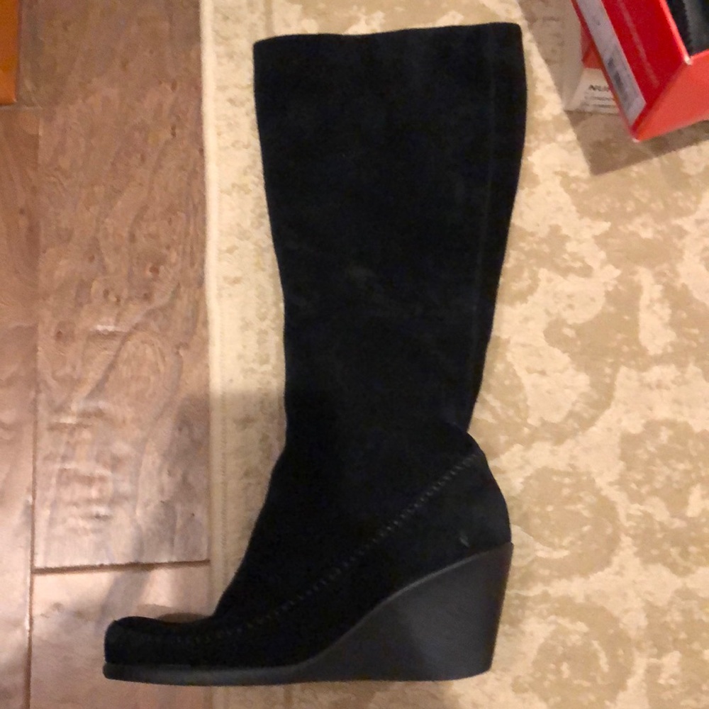 Aerosoles suede boots